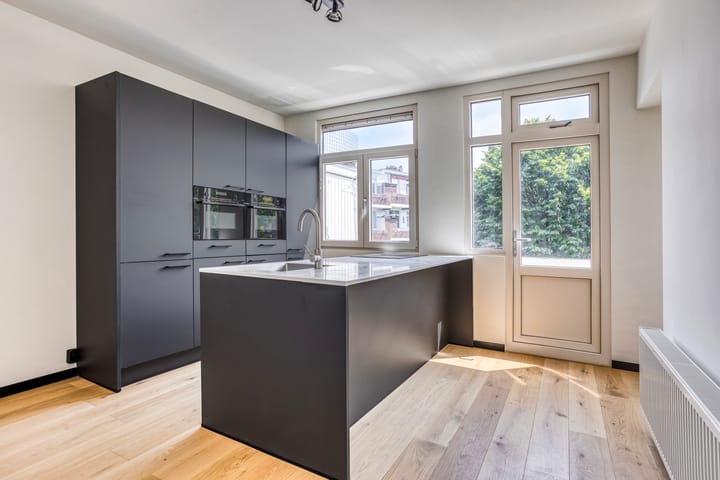 Vaassenstraat 16 in 's-Gravenhage foto