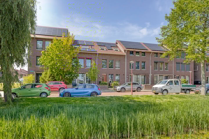 Photo of property Valeriaan 43, Puttershoek