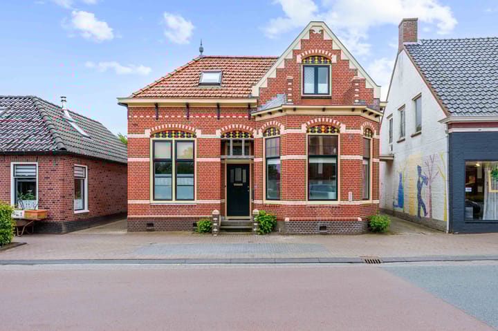 Valge 33 in Leens