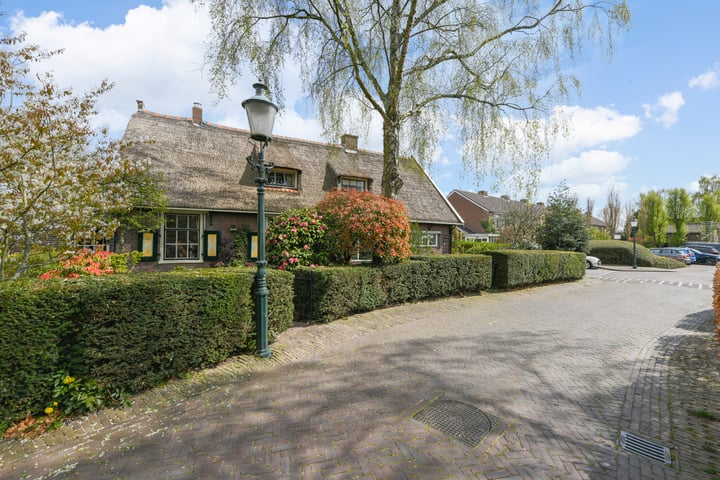 Valkenaarstraat 35 in Huizen