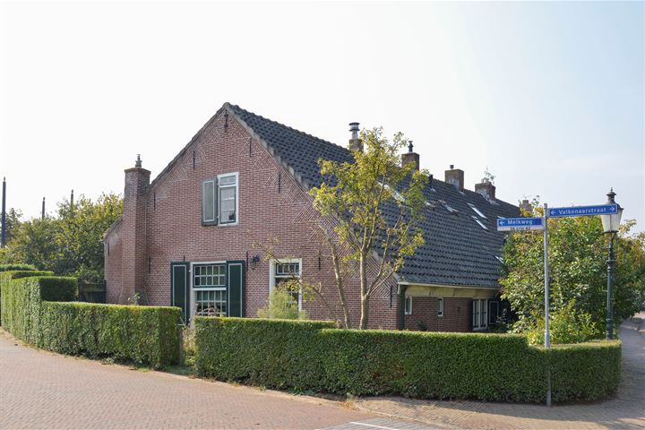 Valkenaarstraat 46 in Huizen