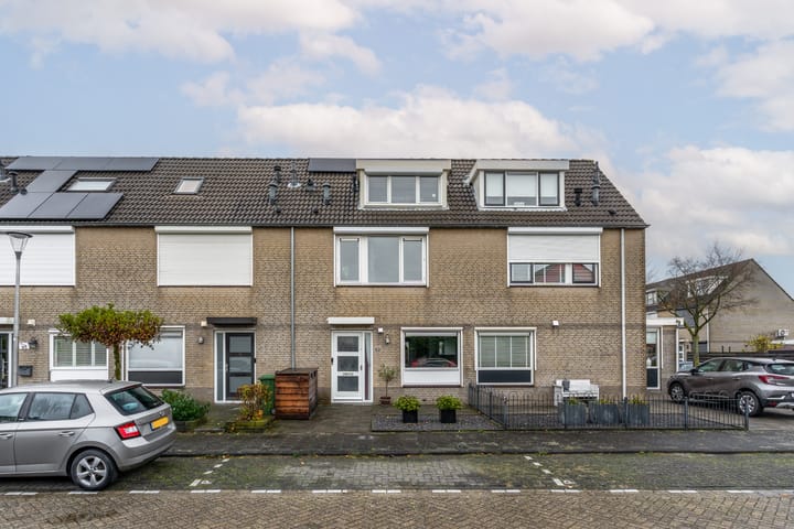 Photo of property Valkenier 25, Leerdam