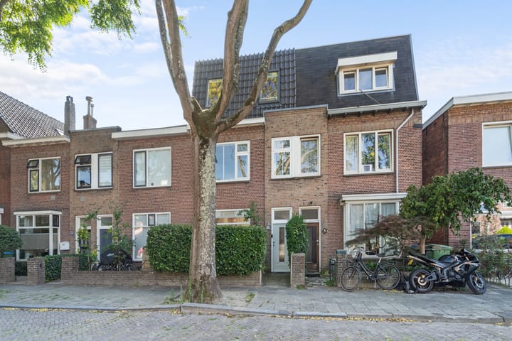 Valkenierslaan 236 in Breda