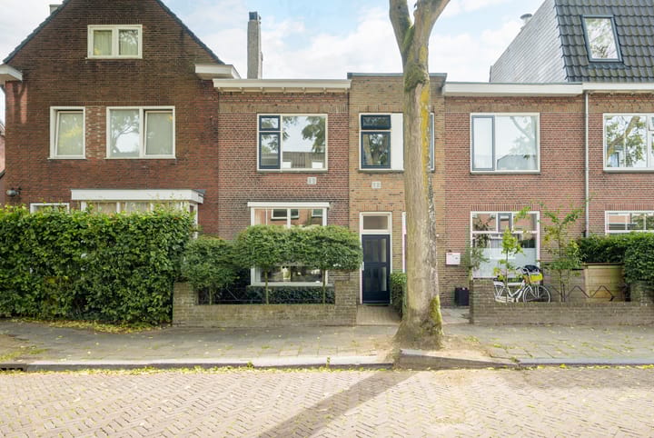 Valkenierslaan 240 in Breda
