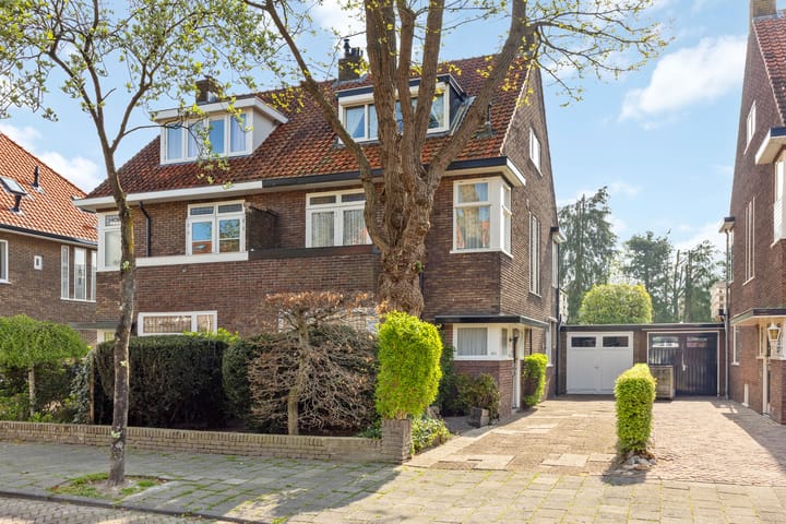 Photo of property Valkenierslaan 324, Breda