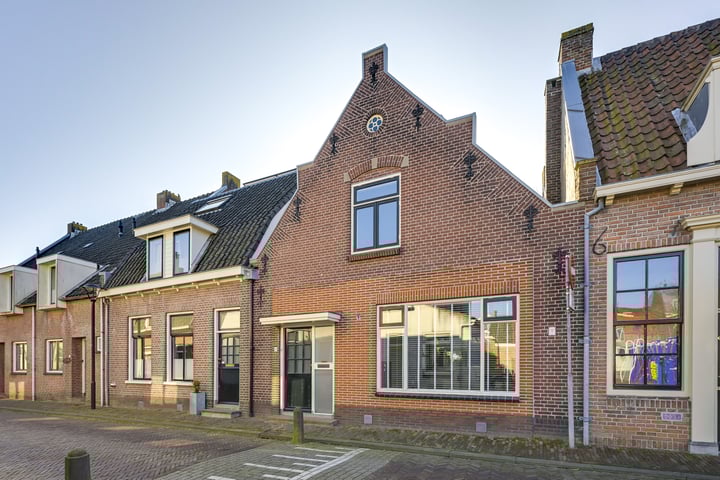 Photo of property Valkenstraat 13, Vianen