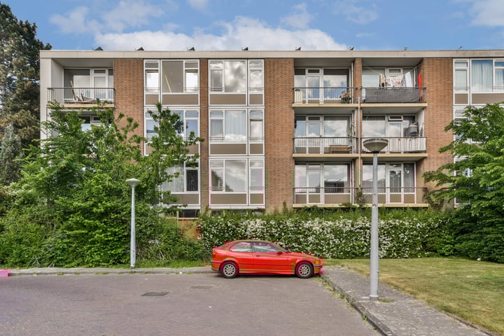 Photo of property Valkhof 145, Amsterdam