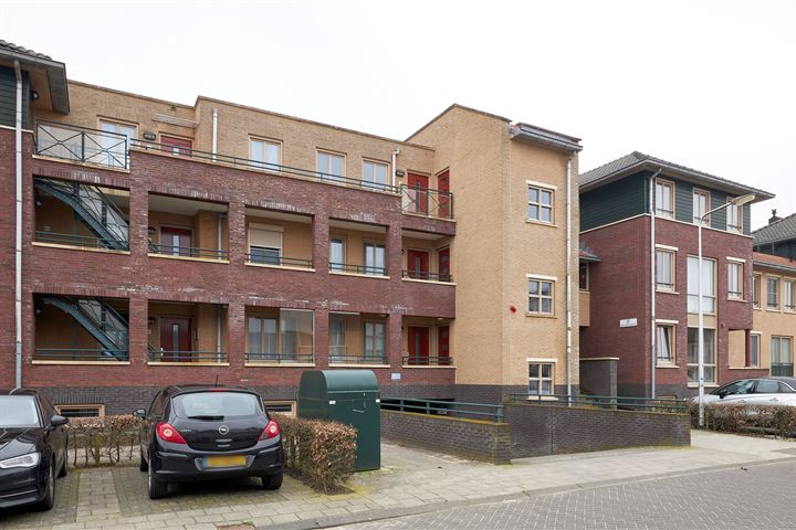 Photo of property van Alcmaerlaan 34, Hoogmade