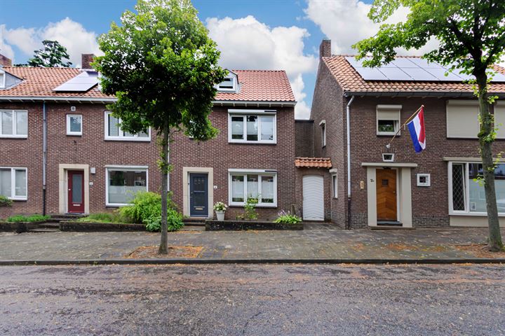 Van Alphenstraat 4 in Heerlen