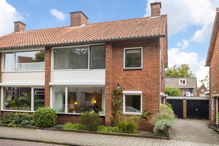 Van Alphenstraat 7 in Enschede