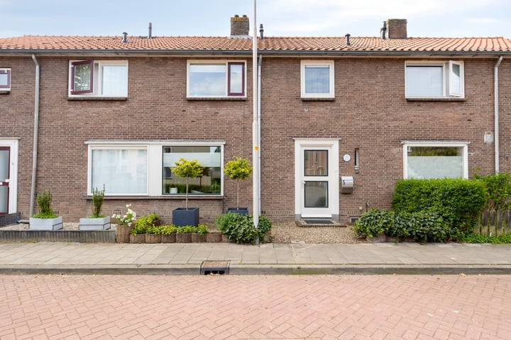 van Ambestraat 5 in Bemmel