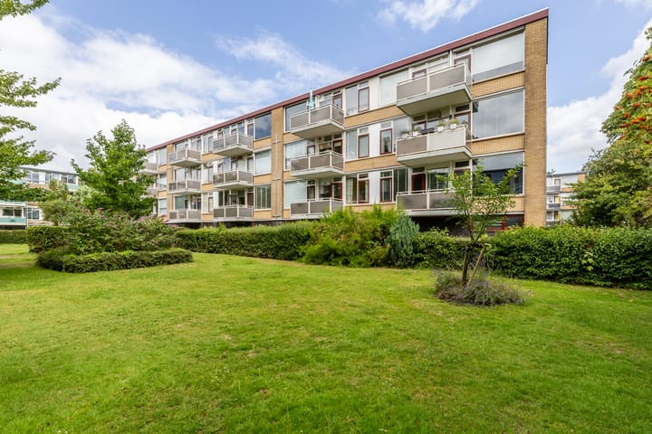 Photo of property Van Anrooystraat 147, Ridderkerk
