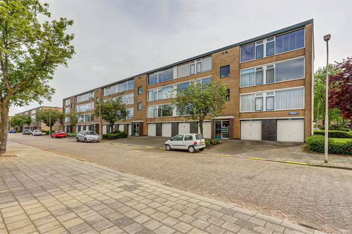 Van Anrooystraat 469 in Ridderkerk