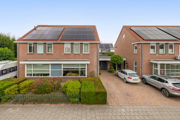 Photo of property van Assendelftstraat 23, Waalwijk