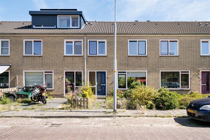 Van Barenstraat 15 in Nieuw-Vennep