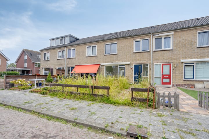 Van Barenstraat 16 in Nieuw-Vennep