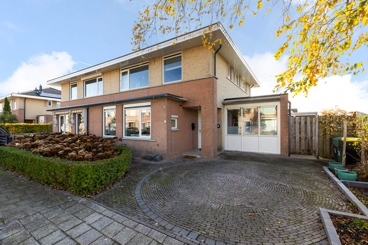 Van Barrylaan 23 in Numansdorp