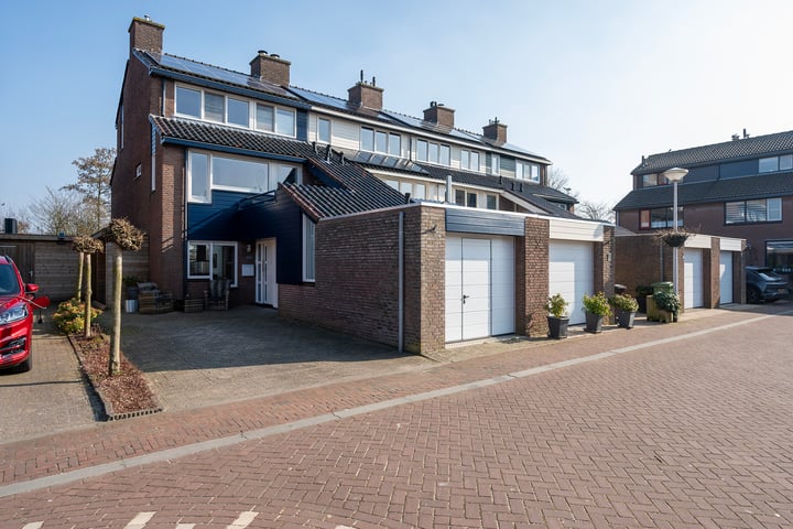 van Beethovenlaan 18 in Hazerswoude-Rijndijk