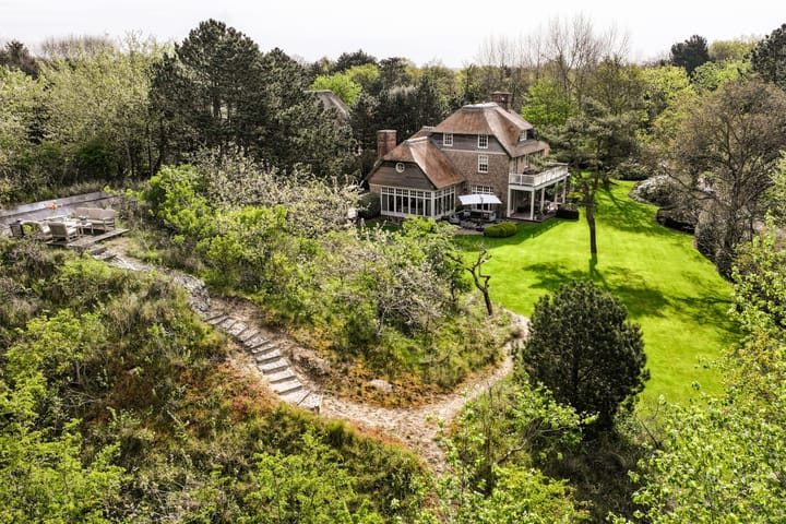 Photo of property Van Bergenlaan 1, Wassenaar