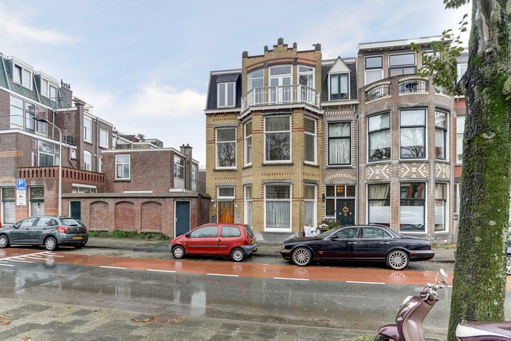 Photo of property Van Boetzelaerlaan 65A, 's-Gravenhage