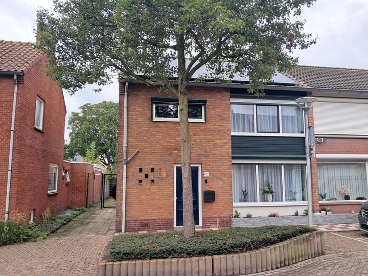 van Boutershemstraat 11 in Rucphen