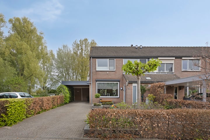 Photo of property van Colsterstraat 9, Geertruidenberg