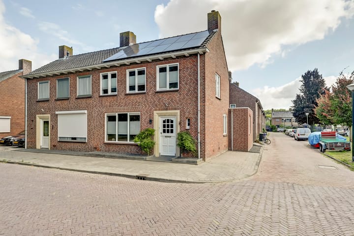Photo of property van de Poelstraat 7, Raamsdonksveer