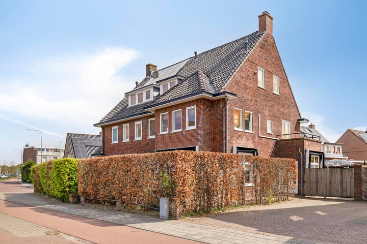 Van den Endelaan 78 in Hillegom