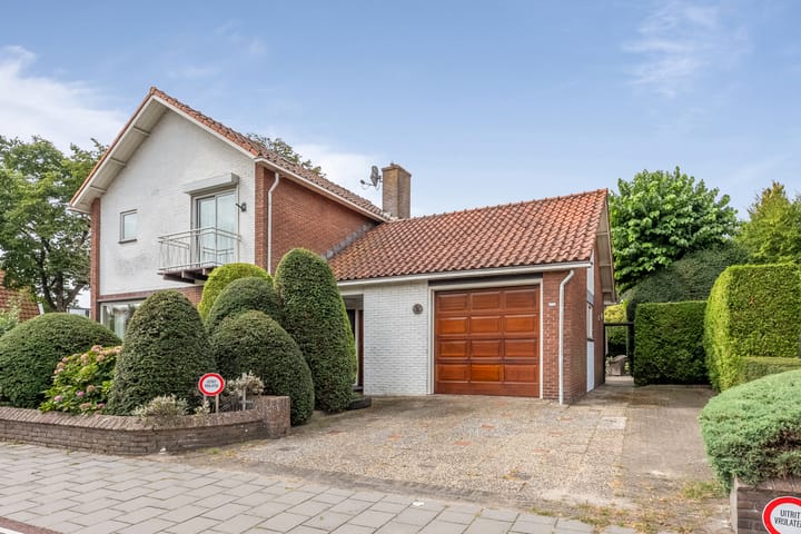 Van den Vondellaan 14 in Driehuis NH