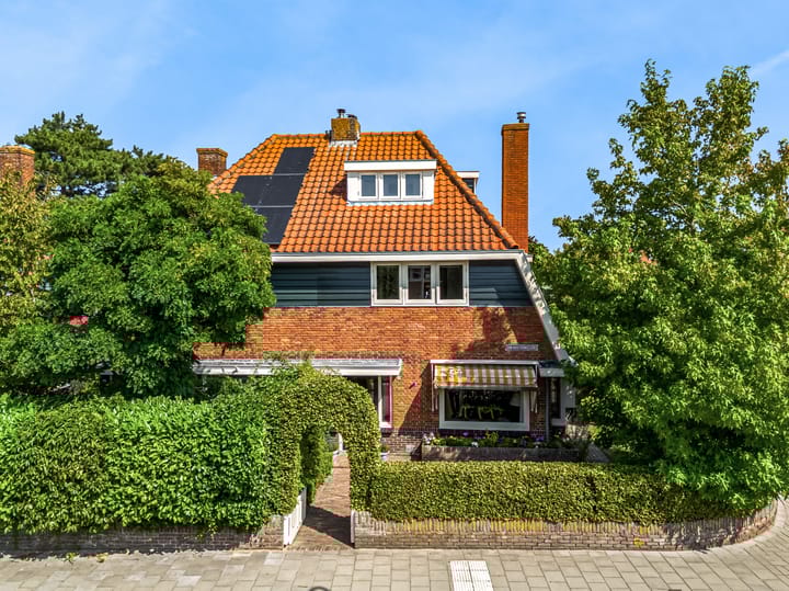 Van den Vondellaan 33 in Driehuis NH