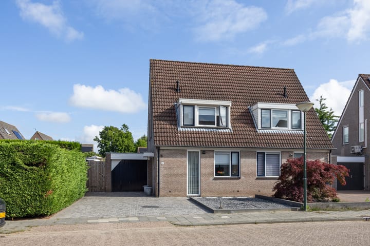 van der Beekstraat 32 in Genderen