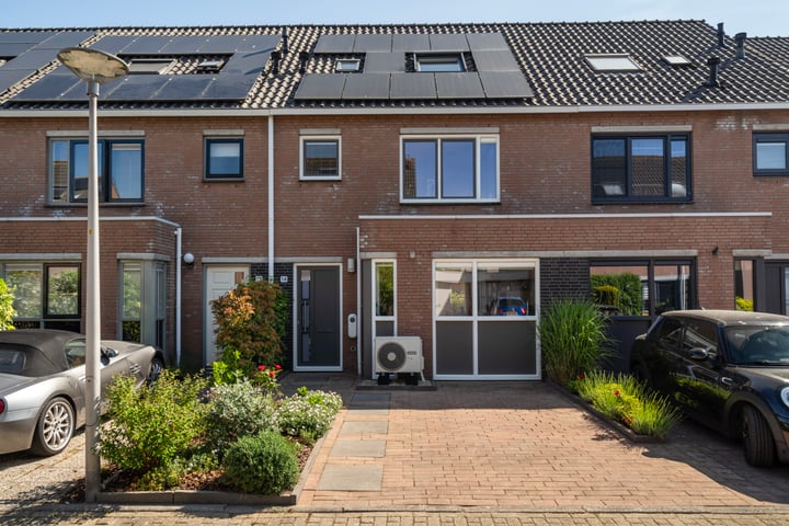 Van der Does de Willeboisstraat 14 in Wateringen foto