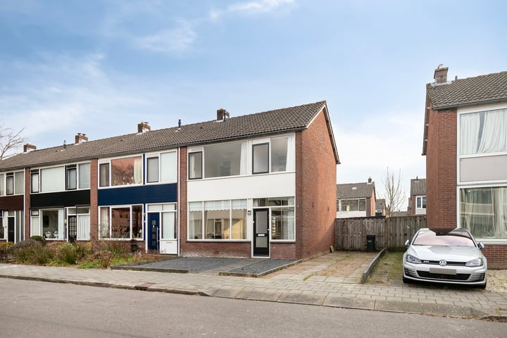 Photo of property Van der Duin van Maasdamlaan 10, Woudenberg