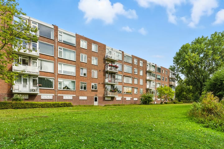 Photo of property van der Duyn van Maasdamlaan 128A, Vlaardingen