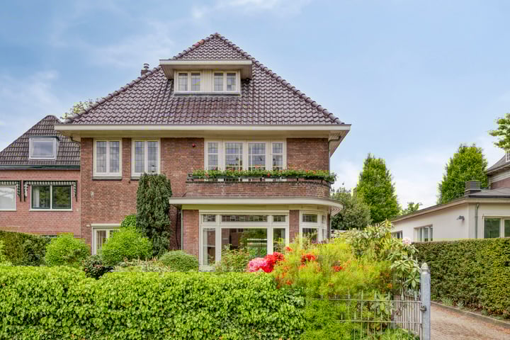 Van der Duyn van Maasdamlaan 4 in Arnhem