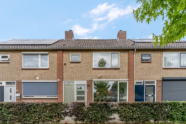 Van der Duyn van Maasdamstraat 4 in Elst