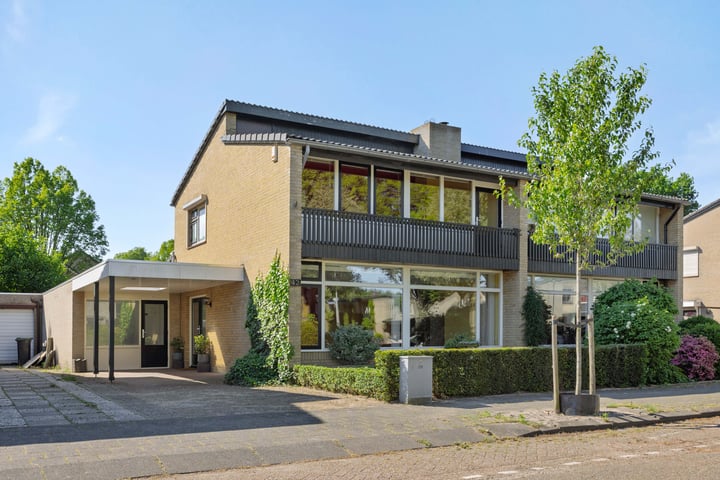 Van der Duyn van Maasdamstraat 42 in Oss