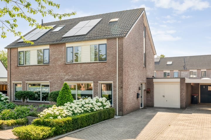 Van der Duyn van Maasdamstraat 56 in Bergentheim