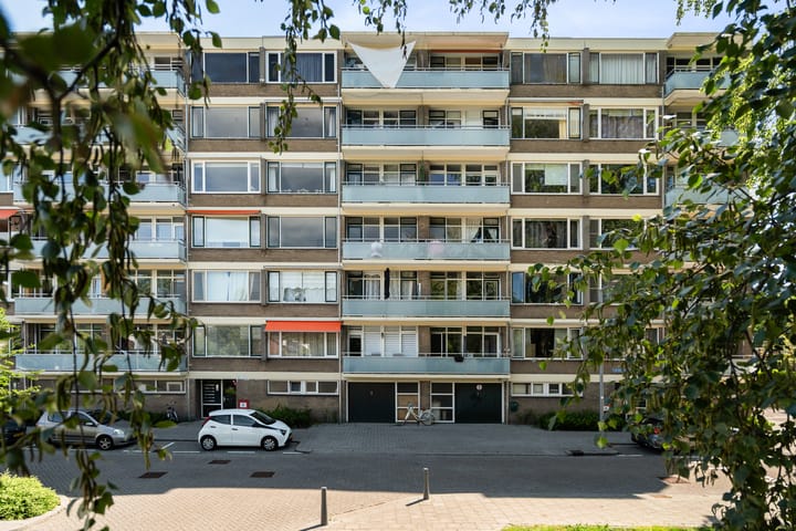 Photo of property Van der Helmstraat 448, Rotterdam