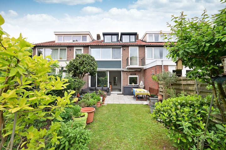 Photo of property van der Helstpark 19, Muiderberg