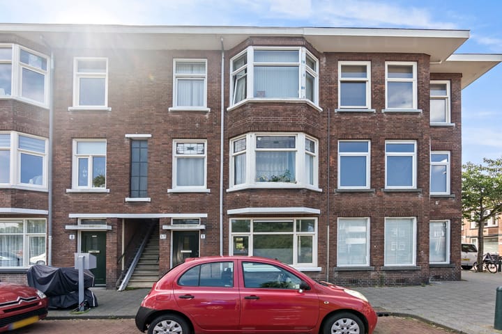 Van der Hoopstraat 1 in 's-Gravenhage Foto