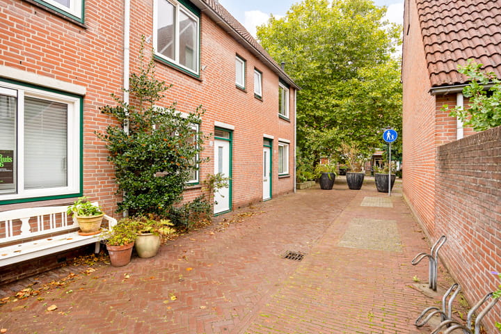 Van der Lubbehof 2 in Leiden