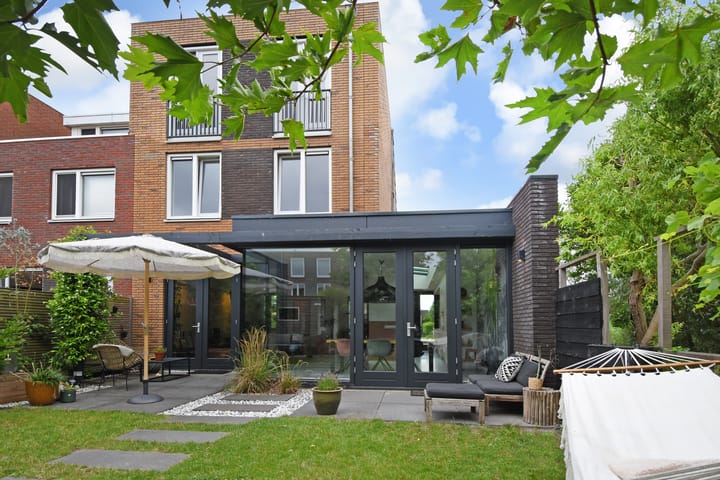 Van der Maareltuinen 24 in Delft