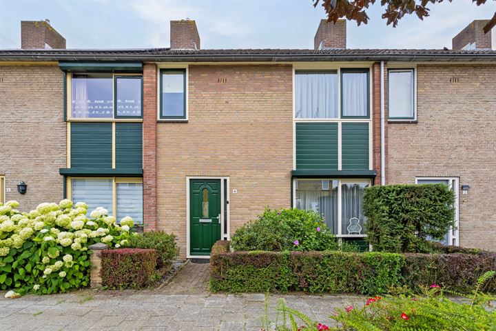 Van der Nootlaan 4 in Roosendaal