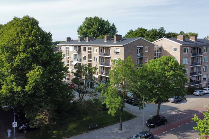 van der Ploegstraat 4 in Heemskerk