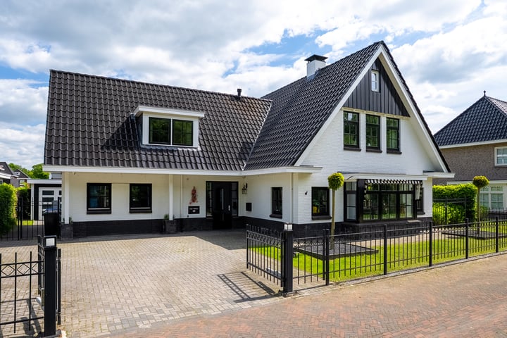 Van der Waalslaan 49 in Almelo