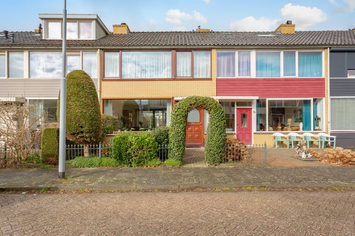 Van der Waalsstraat 17 in Badhoevedorp