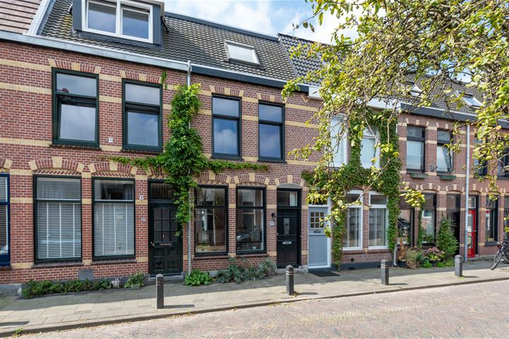 Van der Woudestraat 35 in Alkmaar