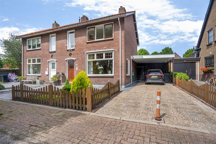 van Dijklaan 21 in Amstelhoek