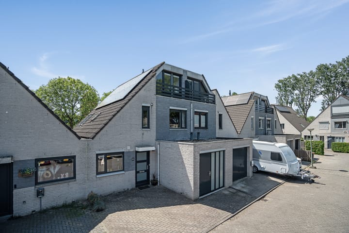 Van Doesburg-erf 83 in Dordrecht foto